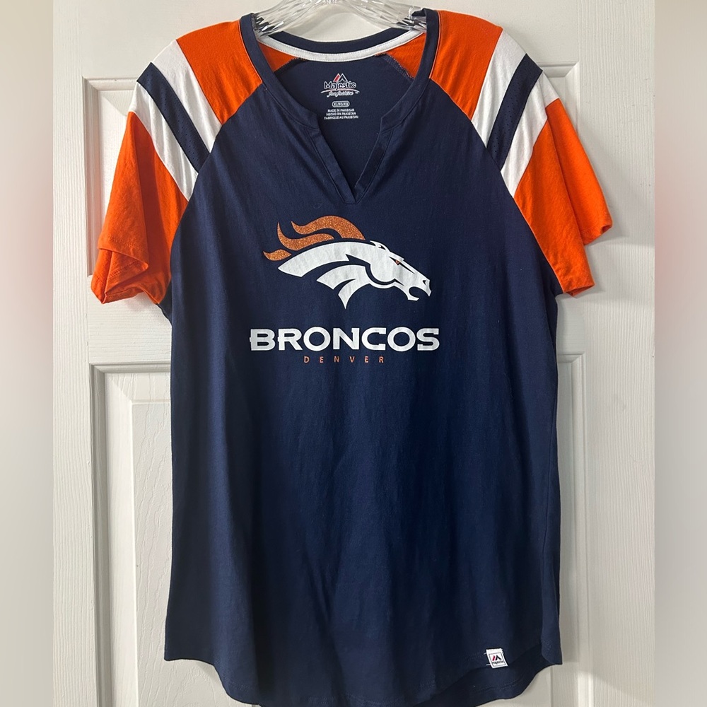 Women’s tee